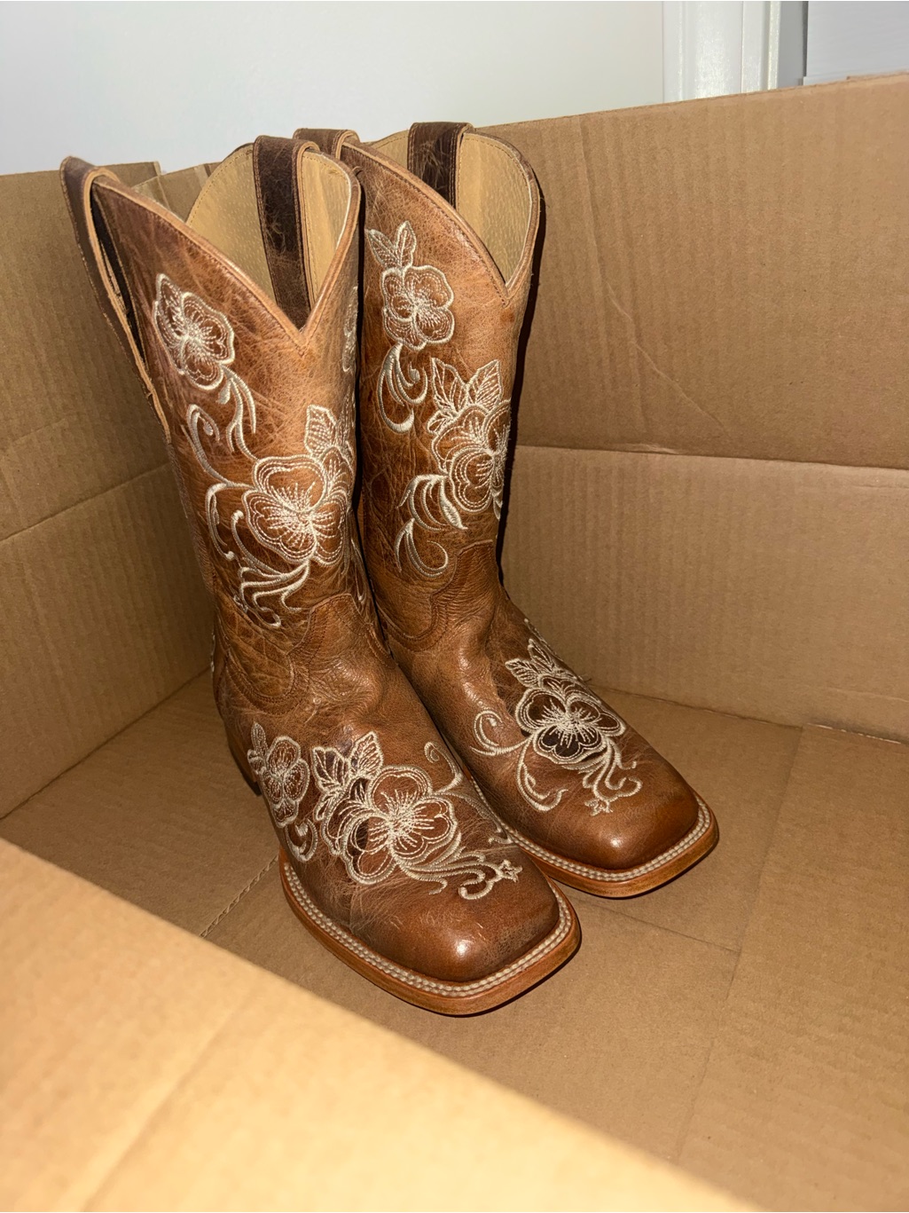 Shyanne Brown Floral Embroidered Womenâs Western Boots
